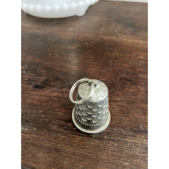 Vintage 1935 Monopoly Attachables Thimble Keychain - Picture 2 of 3